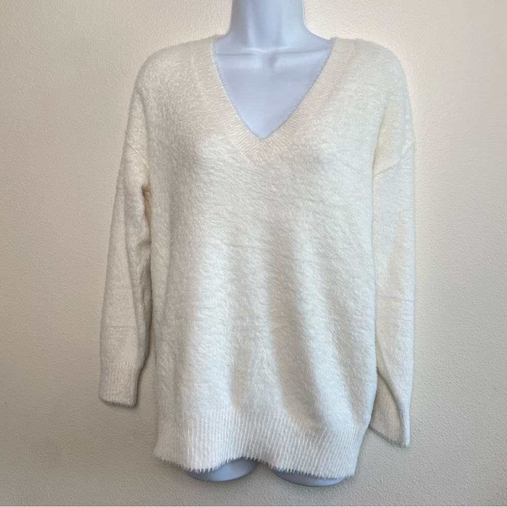 By Anthropologie Oversized Deep V-Neck Eyelash Tunic Ivory Sweater - Picture 3 of 5